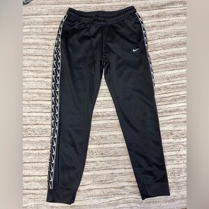Nike joggers sz S